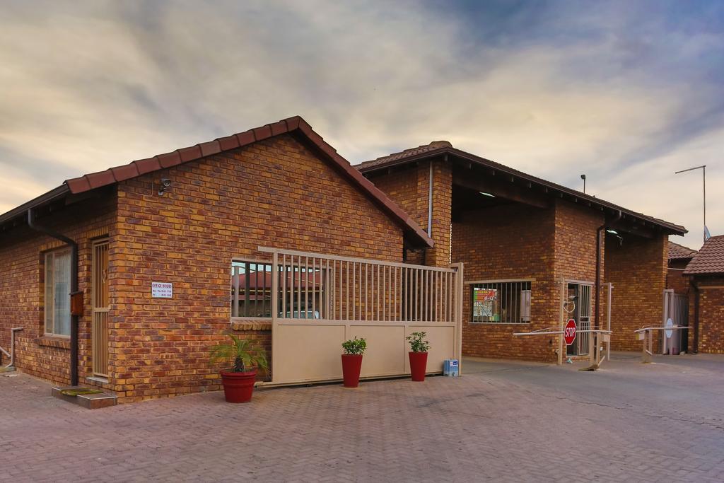 Rudman Townhouses - Family Apartment Boksburg Εξωτερικό φωτογραφία