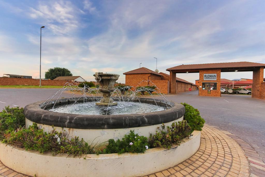 Rudman Townhouses - Family Apartment Boksburg Εξωτερικό φωτογραφία
